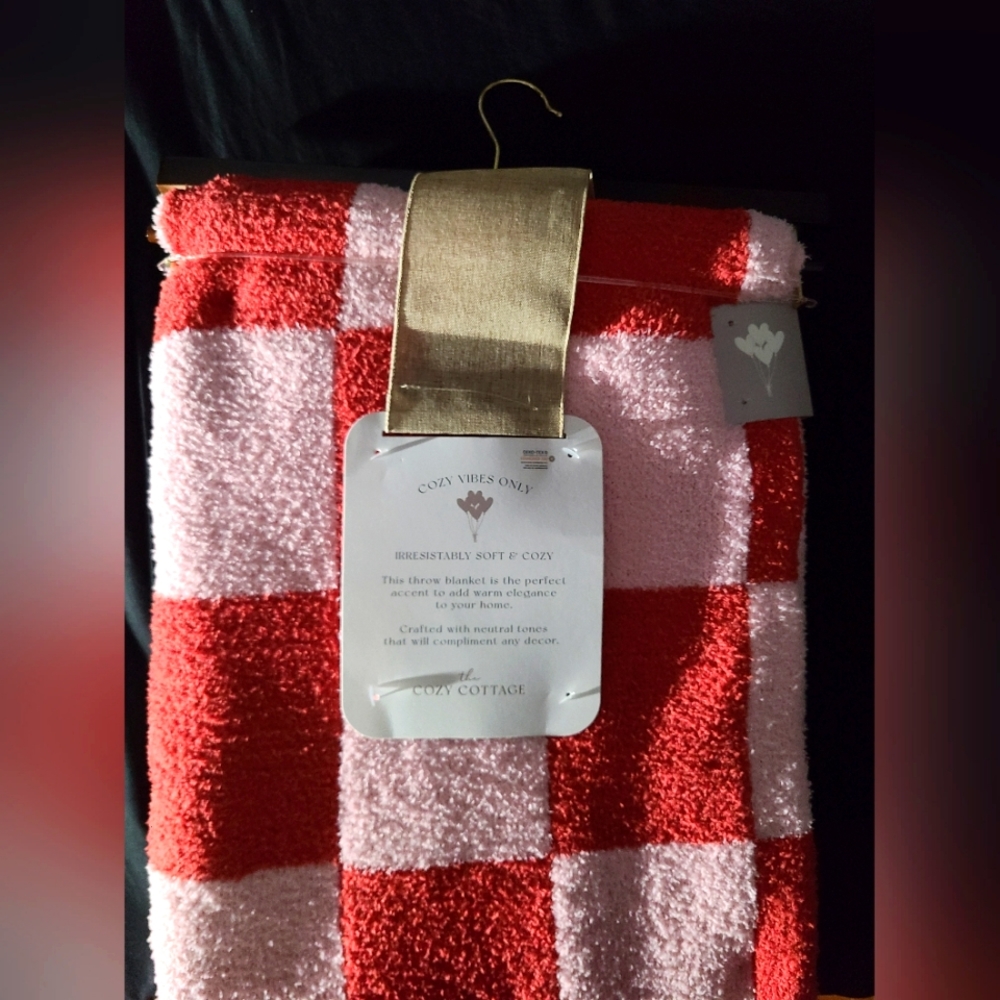 Cozy Cottage Checkered Reversible Throw Blanket